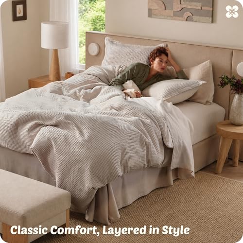 Cotton waffle duvet cover corner detail