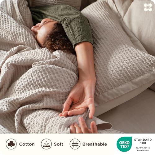 Cotton waffle duvet cover and matching shams
