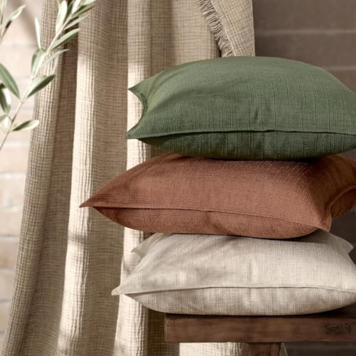 Linen pillow cover hidden zipper detail